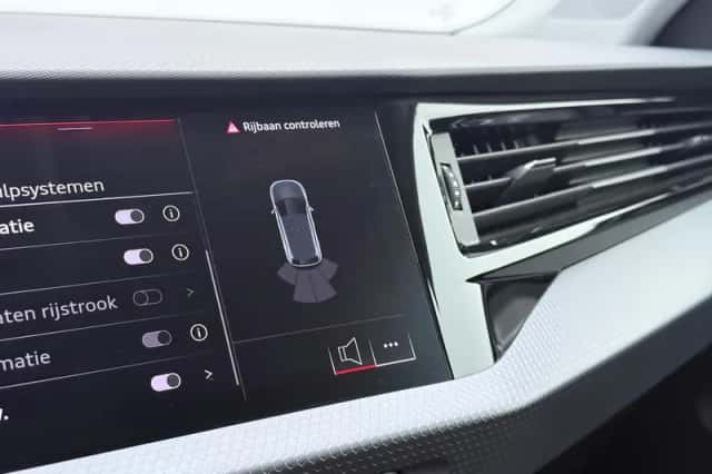 Audi A1 (2025) thumbnail 11