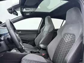 Volkswagen Golf (2022) thumbnail 4