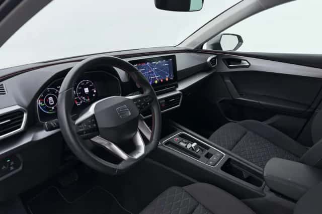 SEAT Leon (2022) thumbnail 3