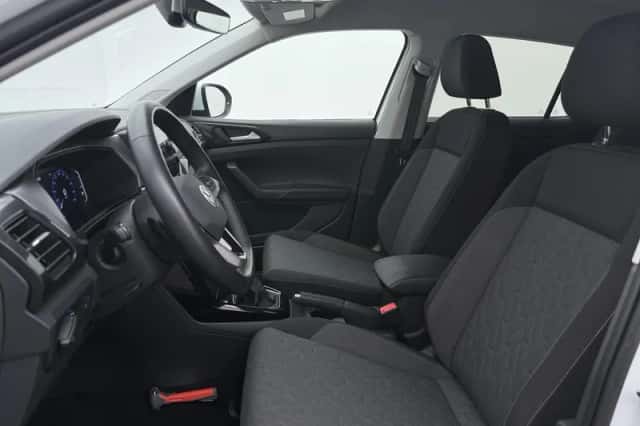 Volkswagen T-Cross (2024) thumbnail 4