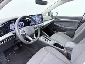 Volkswagen Golf (2024) thumbnail 3