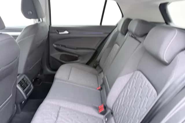 Volkswagen Golf (2024) thumbnail 7