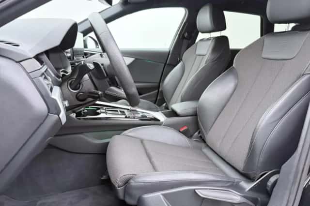 Audi A4 (2024) thumbnail 5