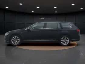 Volkswagen Passat (2022) thumbnail 6