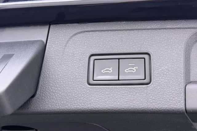 Volkswagen Passat (2022) thumbnail 9