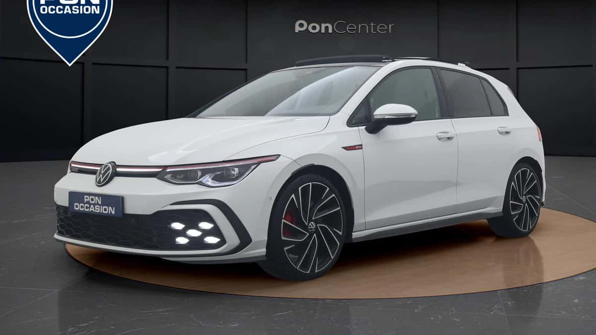 Volkswagen Golf (2023) — foto 1