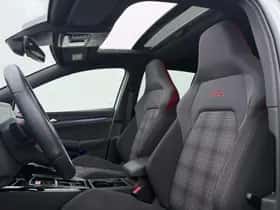 Volkswagen Golf (2023) thumbnail 4