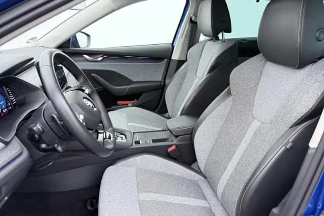 Škoda Octavia (2024) thumbnail 4