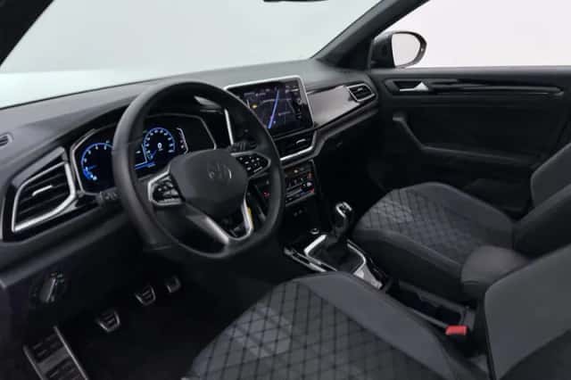 Volkswagen T-Roc (2024) thumbnail 3