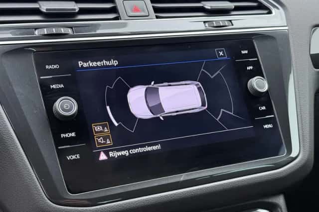 Volkswagen Tiguan (2022) thumbnail 12