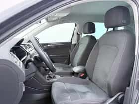 Volkswagen Tiguan (2022) thumbnail 4
