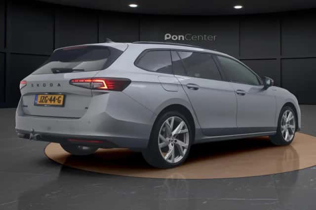 Škoda Superb (2025) thumbnail 5