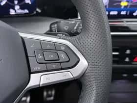 Volkswagen Golf (2025) thumbnail 9