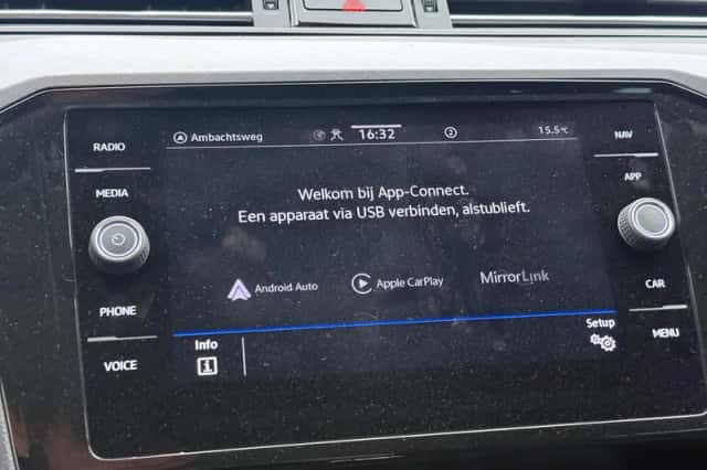 Volkswagen Passat (2022) thumbnail 10