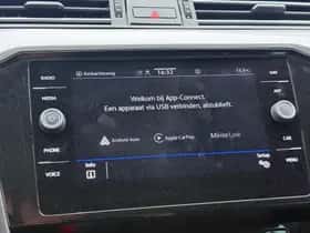 Volkswagen Passat (2022) thumbnail 10