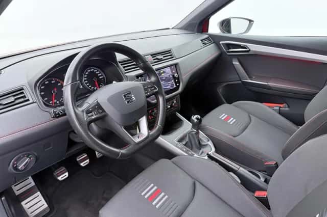 SEAT Arona (2019) thumbnail 3