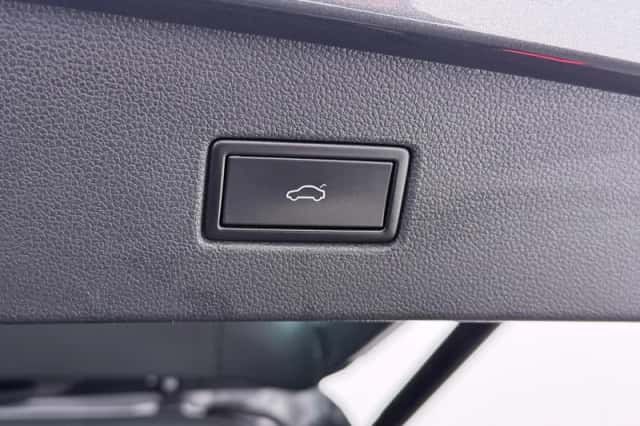 Volkswagen Tiguan (2019) thumbnail 9