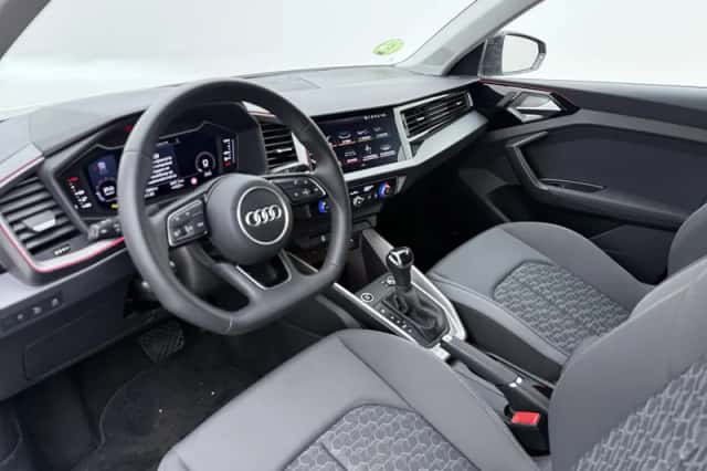 Audi A1 (2025) thumbnail 3