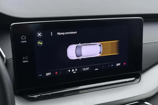Škoda Octavia (2023) thumbnail 11