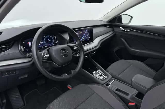 Škoda Octavia (2023) thumbnail 3