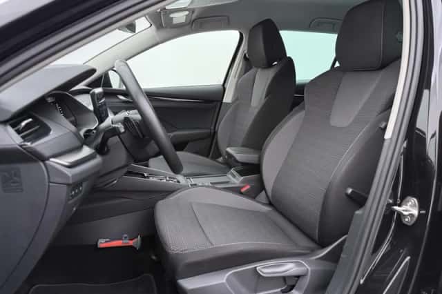 Škoda Octavia (2023) thumbnail 4