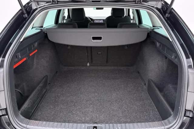 Škoda Octavia (2023) thumbnail 8