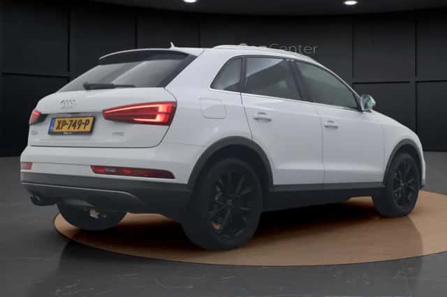 Audi Q3 (2018) thumbnail 5