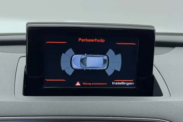 Audi Q3 (2018) thumbnail 10