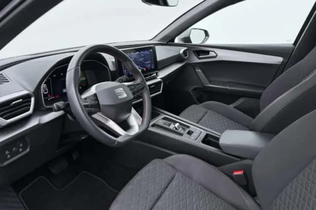 SEAT Leon Sportstourer (2024) thumbnail 3