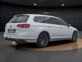Volkswagen Passat (2022) thumbnail 5