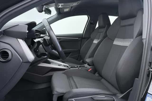 Audi A3 (2023) thumbnail 4