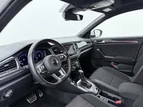 Volkswagen T-Roc (2021) thumbnail 3