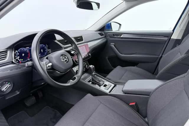 Škoda Superb (2022) thumbnail 3