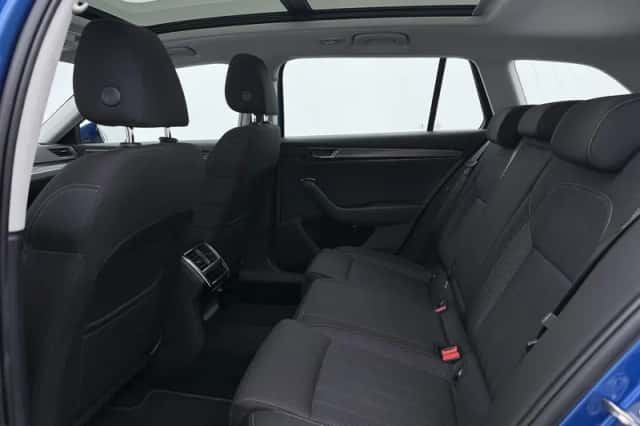 Škoda Superb (2022) thumbnail 9