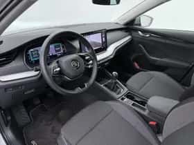 Škoda Octavia (2024) thumbnail 3