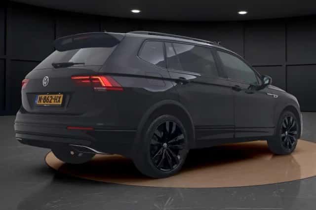 Volkswagen Tiguan (2021) thumbnail 5