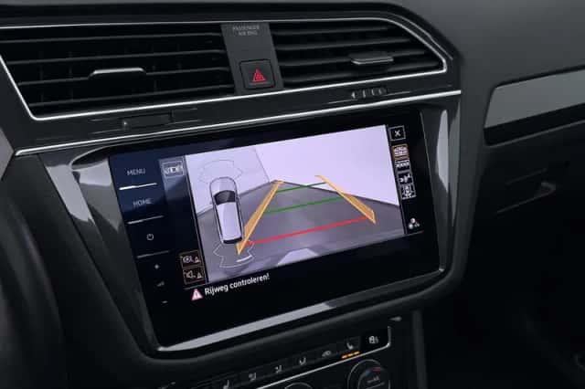 Volkswagen Tiguan (2021) thumbnail 10