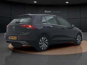 Volkswagen Golf (2023) thumbnail 5
