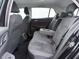 Volkswagen Golf (2023) thumbnail 9