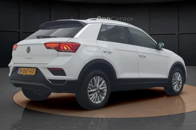 Volkswagen T-Roc (2021) thumbnail 5