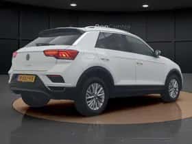 Volkswagen T-Roc (2021) thumbnail 5