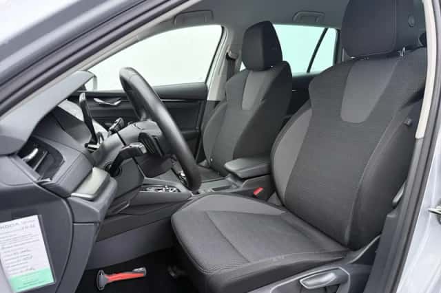 Škoda Octavia (2024) thumbnail 4