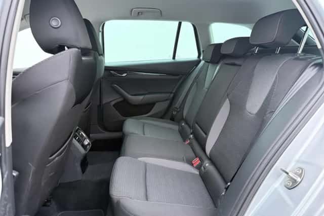 Škoda Octavia (2024) thumbnail 7