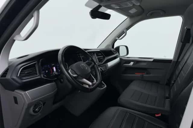 Volkswagen Transporter (2024) thumbnail 4