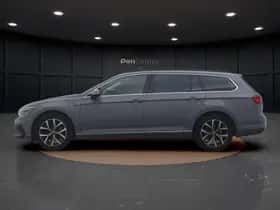Volkswagen Passat (2022) thumbnail 6