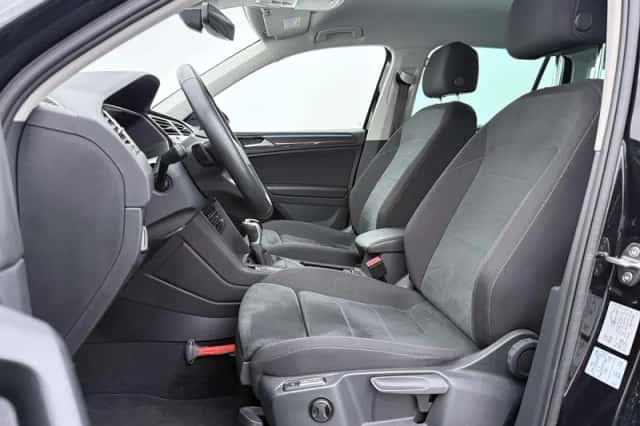Volkswagen Tiguan (2023) thumbnail 4