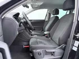 Volkswagen Tiguan (2023) thumbnail 4