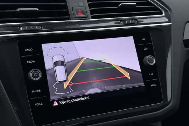 Volkswagen Tiguan (2023) thumbnail 8