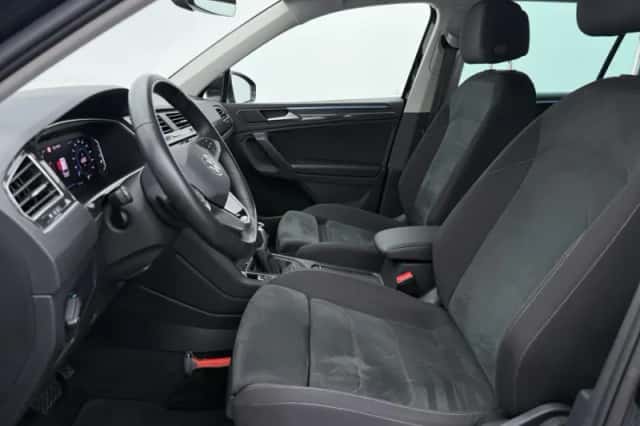 Volkswagen Tiguan (2023) thumbnail 5