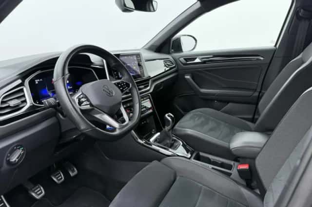 Volkswagen T-Roc (2023) thumbnail 4